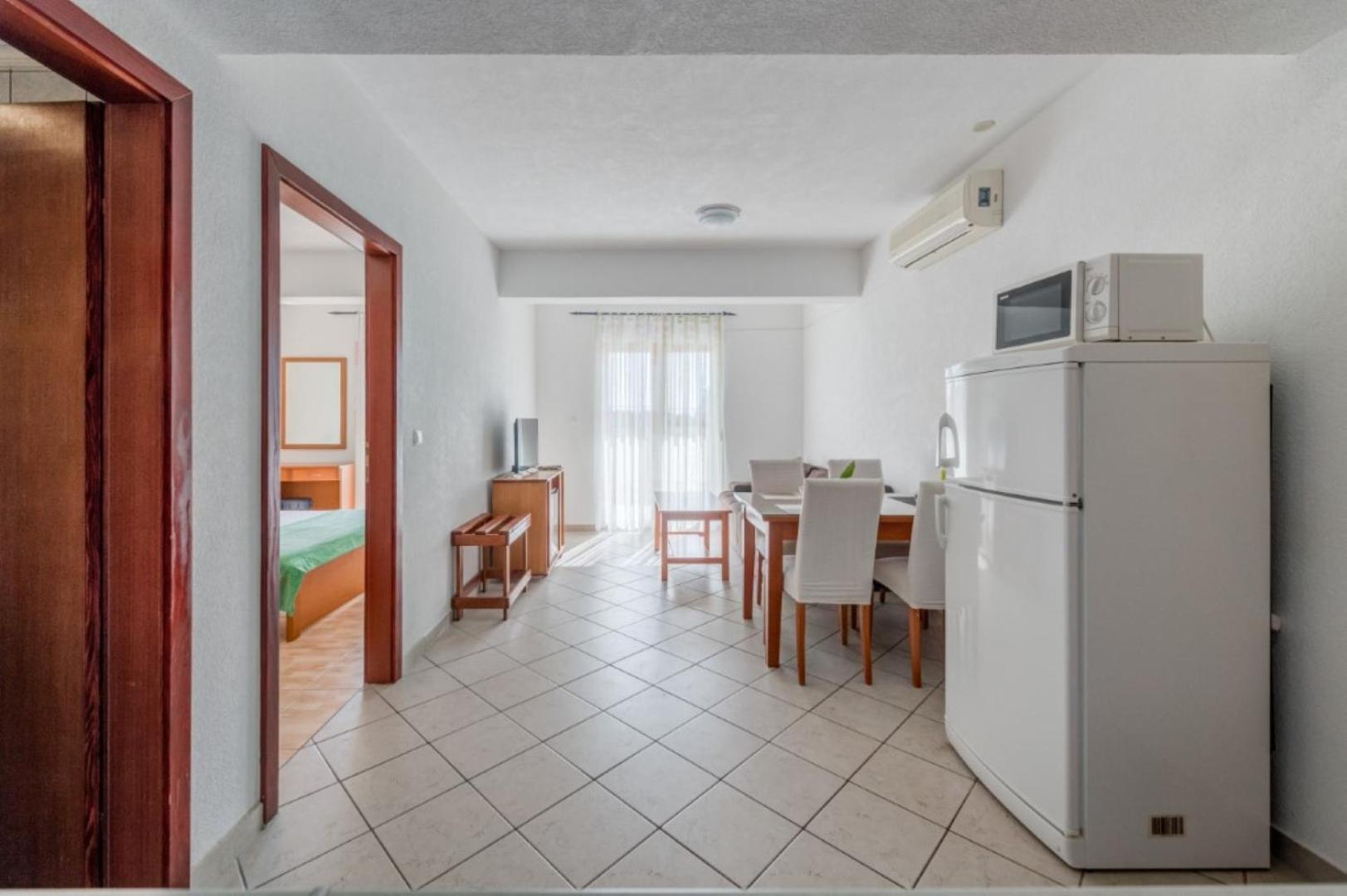 Ruza&Nikolina "1" Apartmani - Baška Voda Extérieur photo