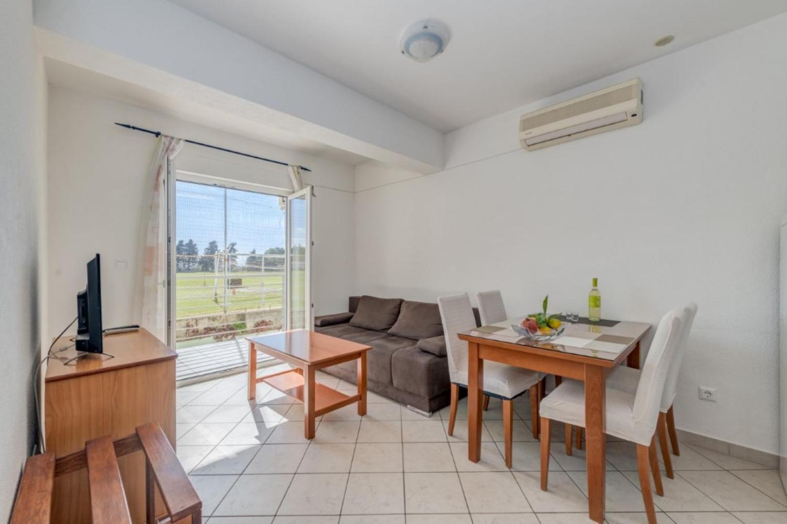 Ruza&Nikolina "1" Apartmani - Baška Voda Extérieur photo