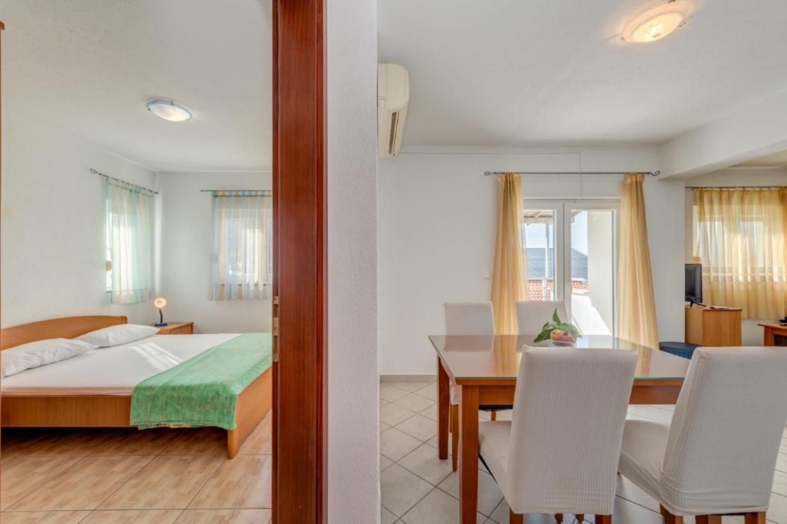 Ruza&Nikolina "1" Apartmani - Baška Voda Extérieur photo