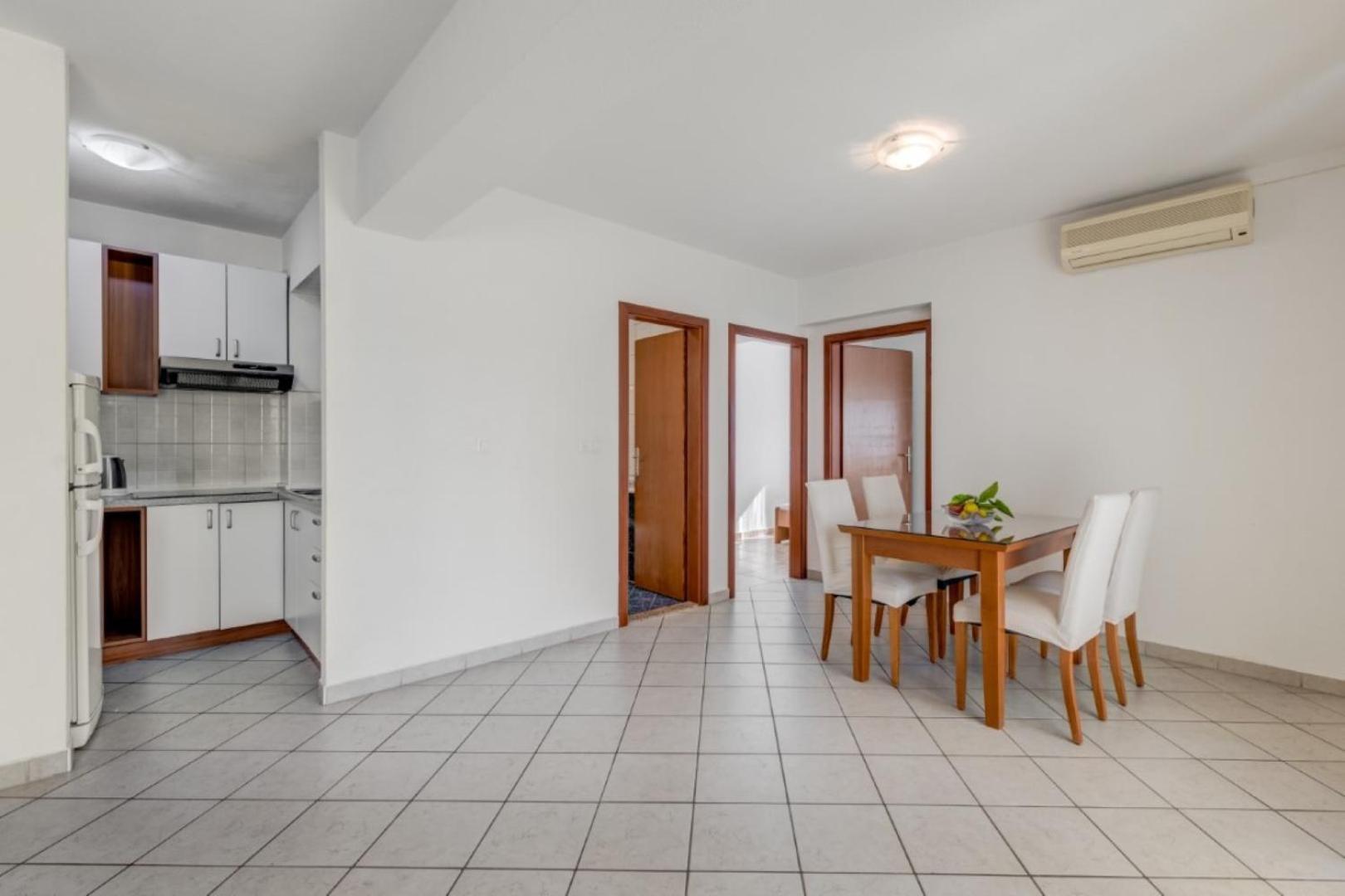 Ruza&Nikolina "1" Apartmani - Baška Voda Extérieur photo
